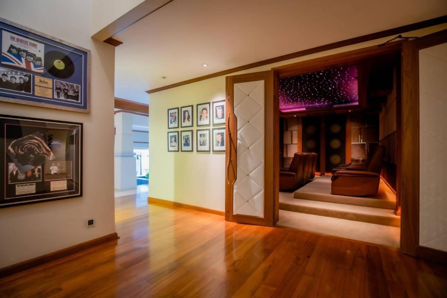 Royal Legacy Private Villa With Private Golf Course Phuket ภายนอก รูปภาพ